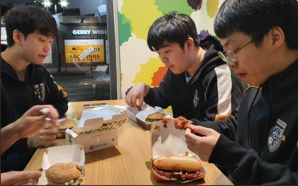 Damwon-Gaming-Burger
