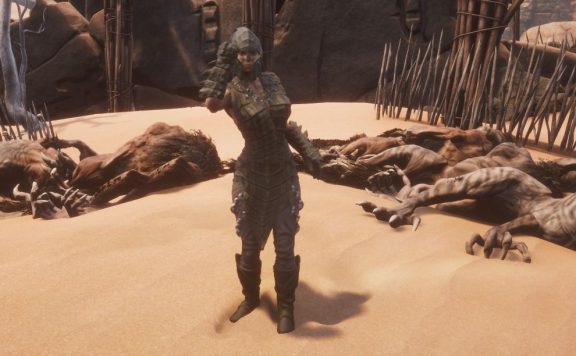 Conan Exiles Reptilienrüstung vor Leichenbergen Endgame Titel
