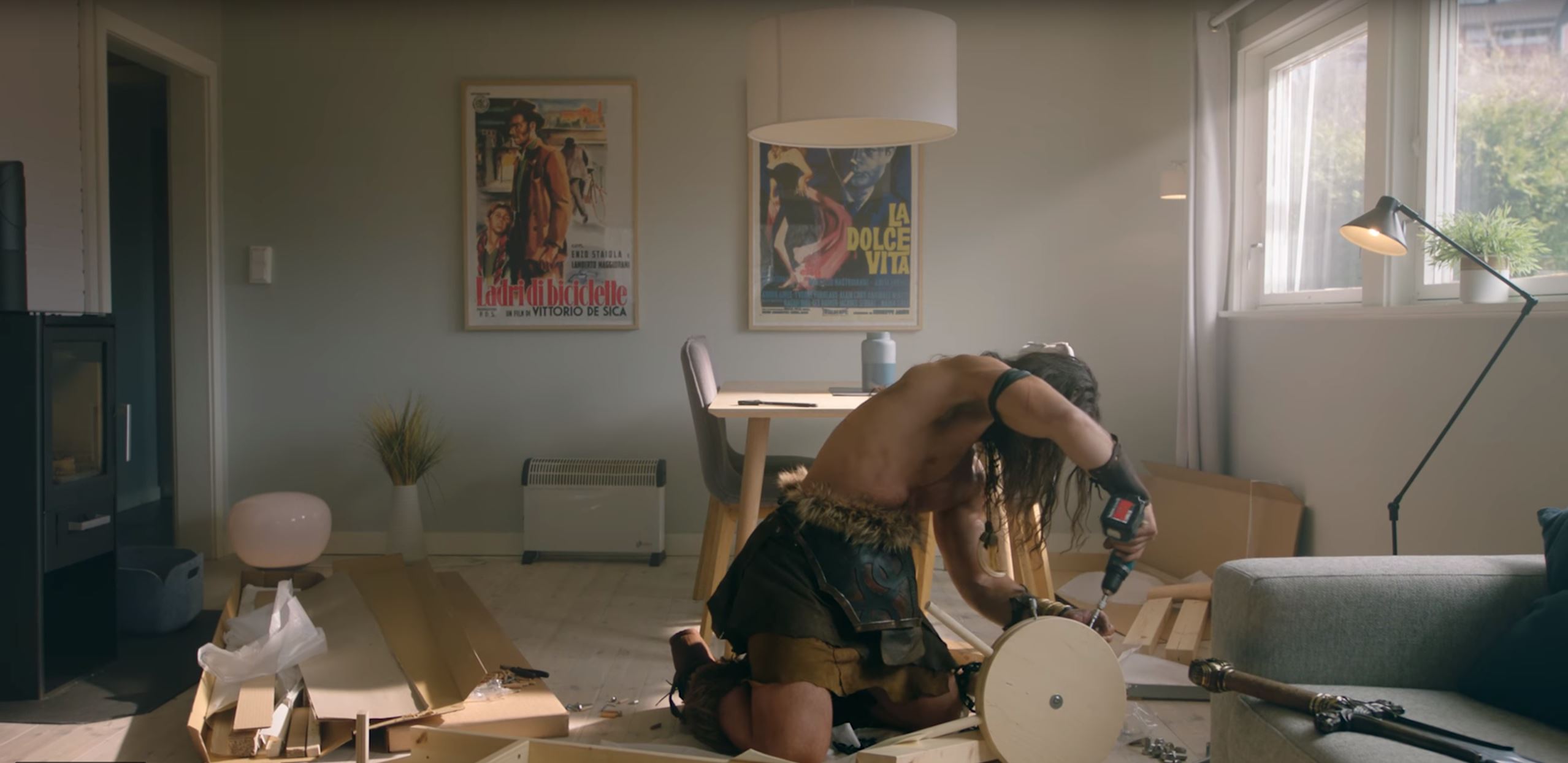 Conan Exiles: Trailer zeigt Barbaren im Kampf mit Ikea und Staubsaugern
