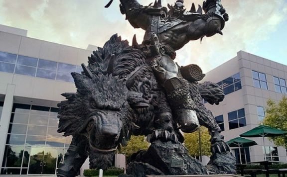 blizzard-orc-statue-1140x445