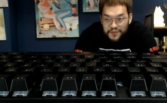 WoW Streamer Riesige Tastatur 1140x445 titel