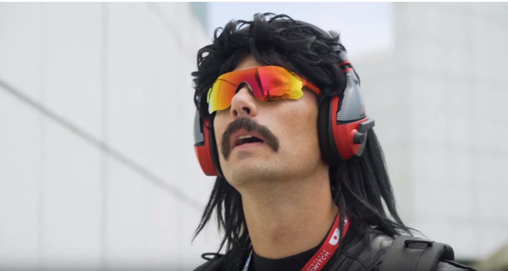Dr Disrespect sagt endlich was zu seinem Twitch-Bann, während Tausende rätseln