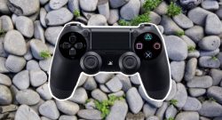 Titelbild PS4-Controller auf Steinen