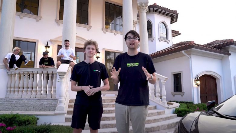 6 Fortnite-YouTuber kaufen Villa und zeigen sie stolz – Das löst eine Diskussion aus