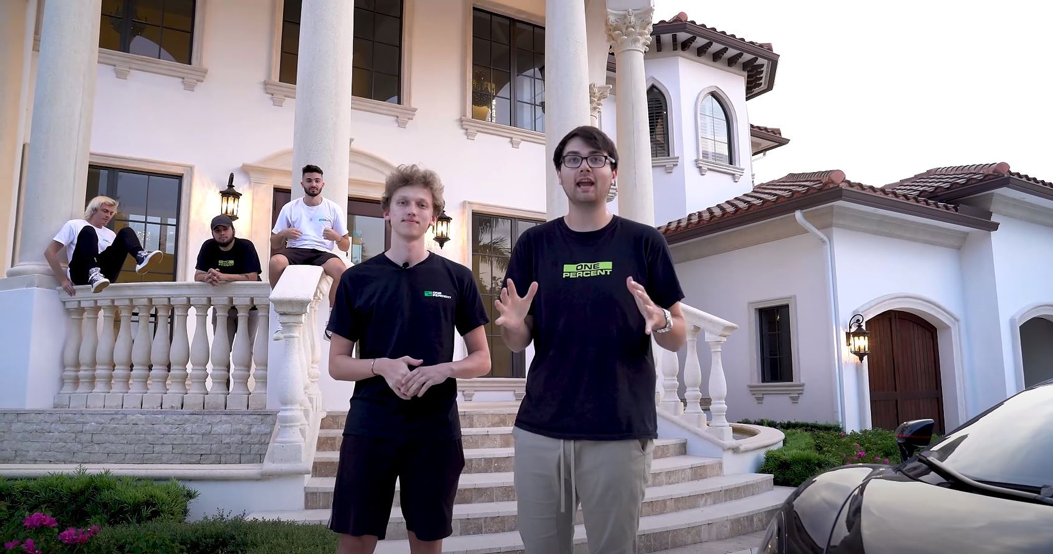 6 Fortnite-YouTuber kaufen Villa und zeigen sie stolz – Das löst eine Diskussion aus