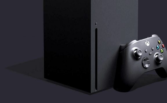 Xbox Series X Laufwerk hell