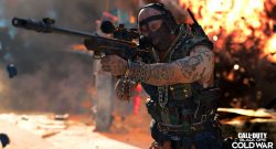 cod cold war operator stitch mit waffe