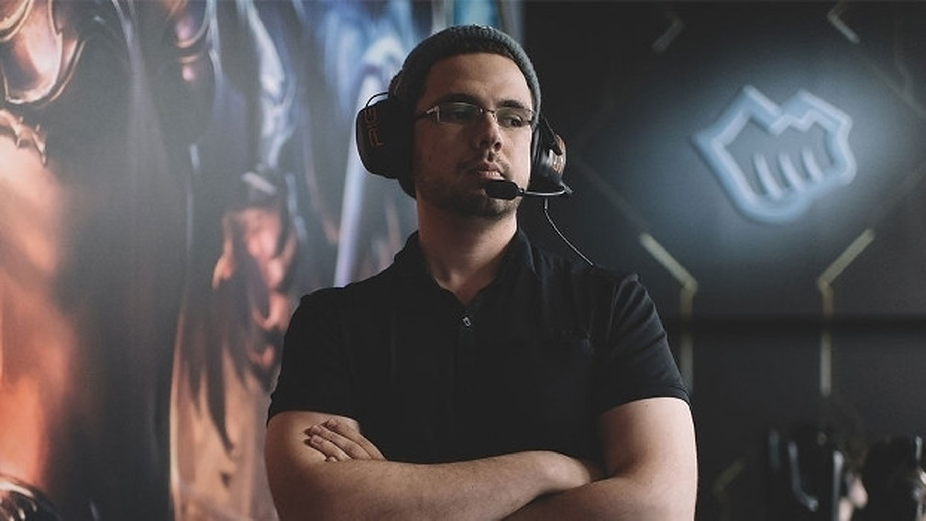 LoL: Riot trennt sich von Caster, der Frau vor 6 Jahren sexuell bedrängt haben soll