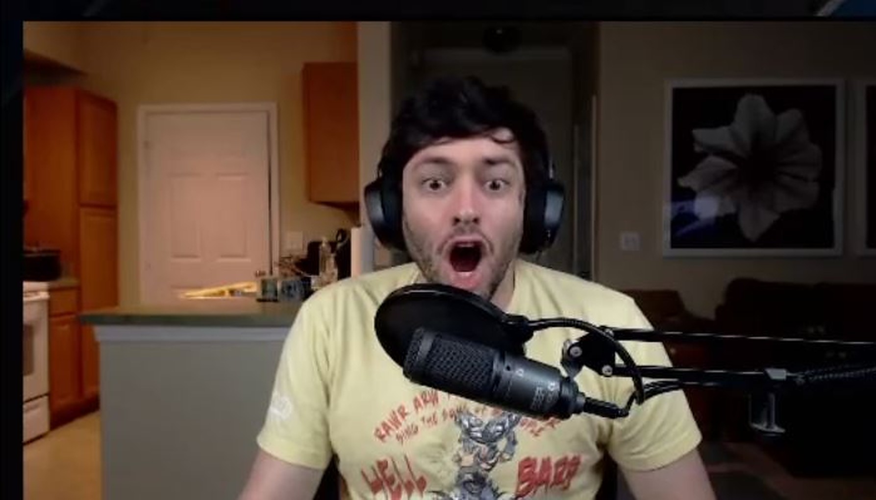 Twitch streamer totally exaggerates – plays Diablo 2 for 4 years to find the Holy Grail