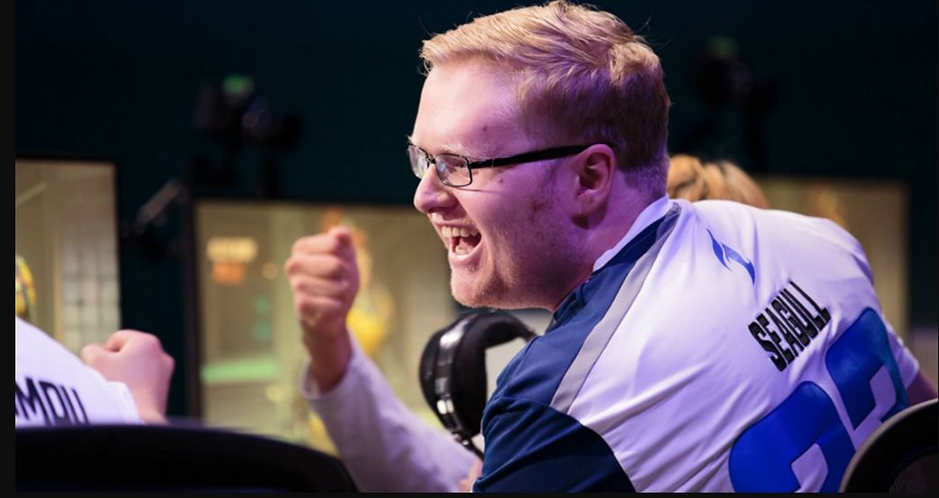 28-year-old professional gamer cheerfully explains on Twitch how he fought against depression and burnout
