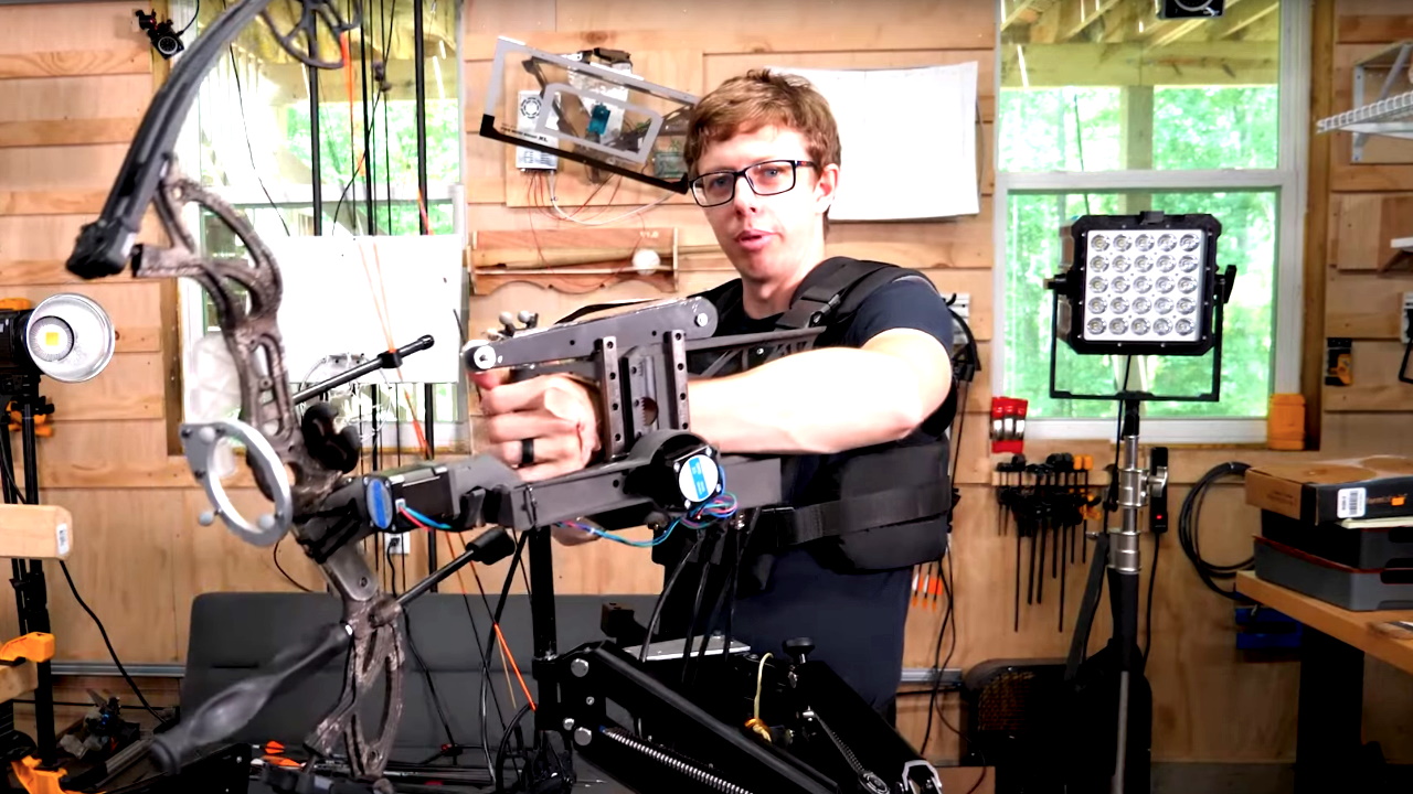 Bastler baut einen Aim-Bot, den man im echten Leben anziehen kann