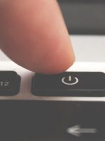 Kann es schaden, wenn ich die Steckdosenleiste am PC abschalte?