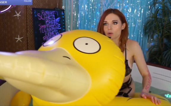 twitch-amouranth