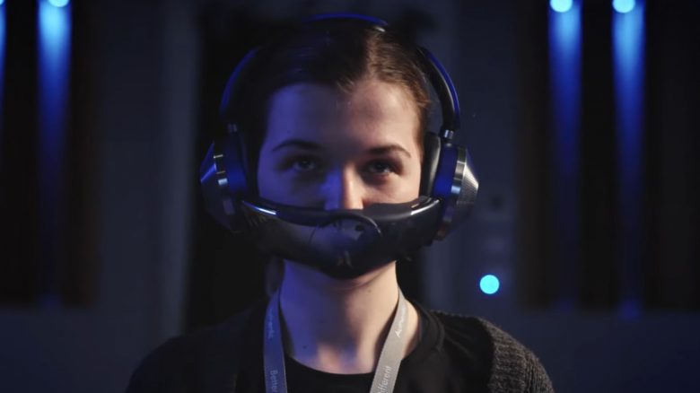 Staubsauger-Hersteller baut Mund-Kopfhörer, wie sie ein Schurke in einem Videospiel tragen würde