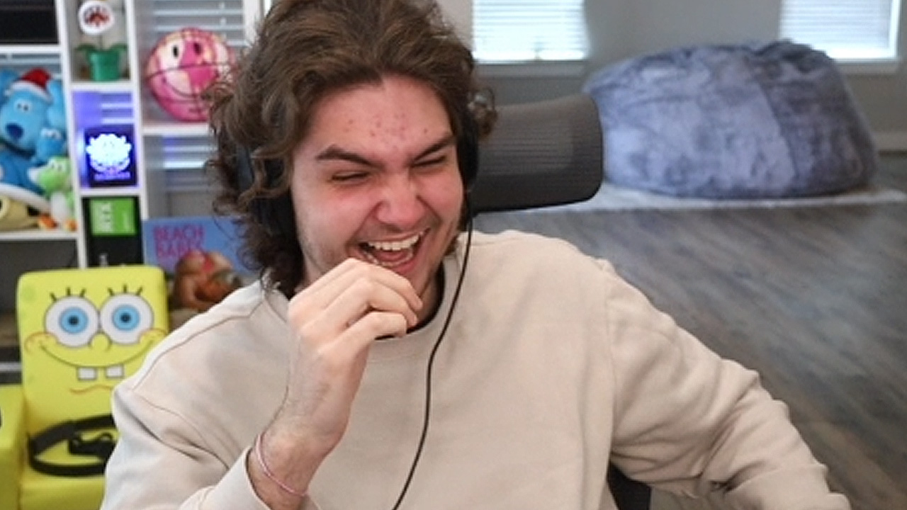 Mama beschimpft und blamiert Sohn live auf Twitch – Streamer fällt vor Lachen fast vom Stuhl