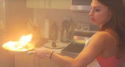 Twitch-Kjanecaron-Pfanne-Titel-Brennen-Feuer