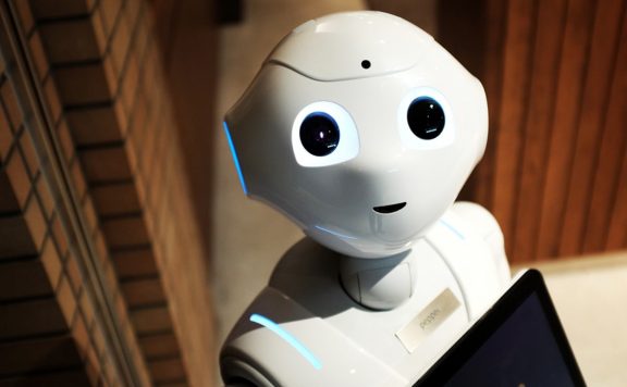 Titel Künstliche Intelligenz, Symbolbild Roboter