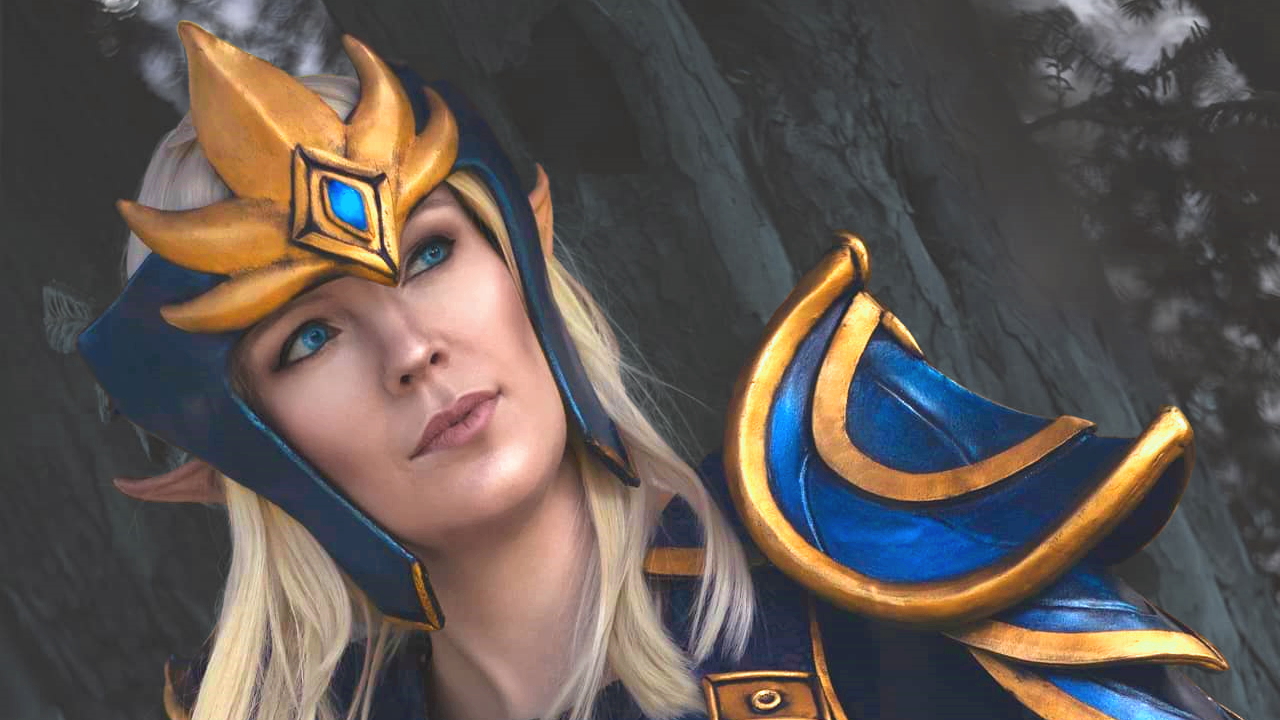 ESO -WesensCostumes Koenigin Ayreen Titelbild