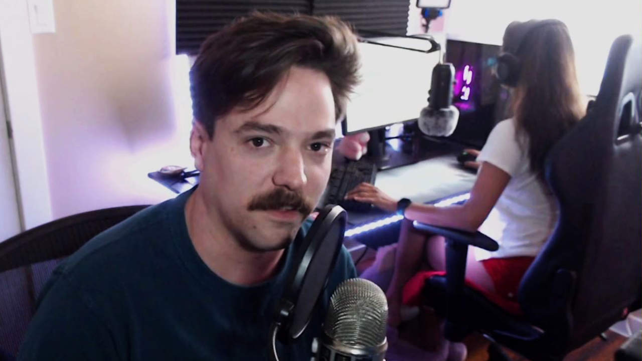 Titel Streamer officialglockoma brüllt seine Frau in Apex Legends an