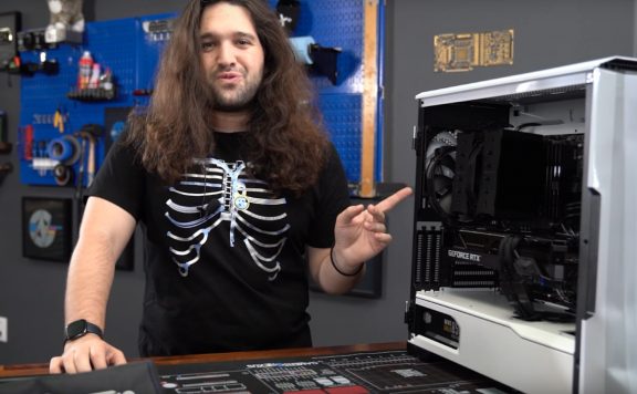 Titelbild YouTuber Gamers Nexus Gaming-PC Test