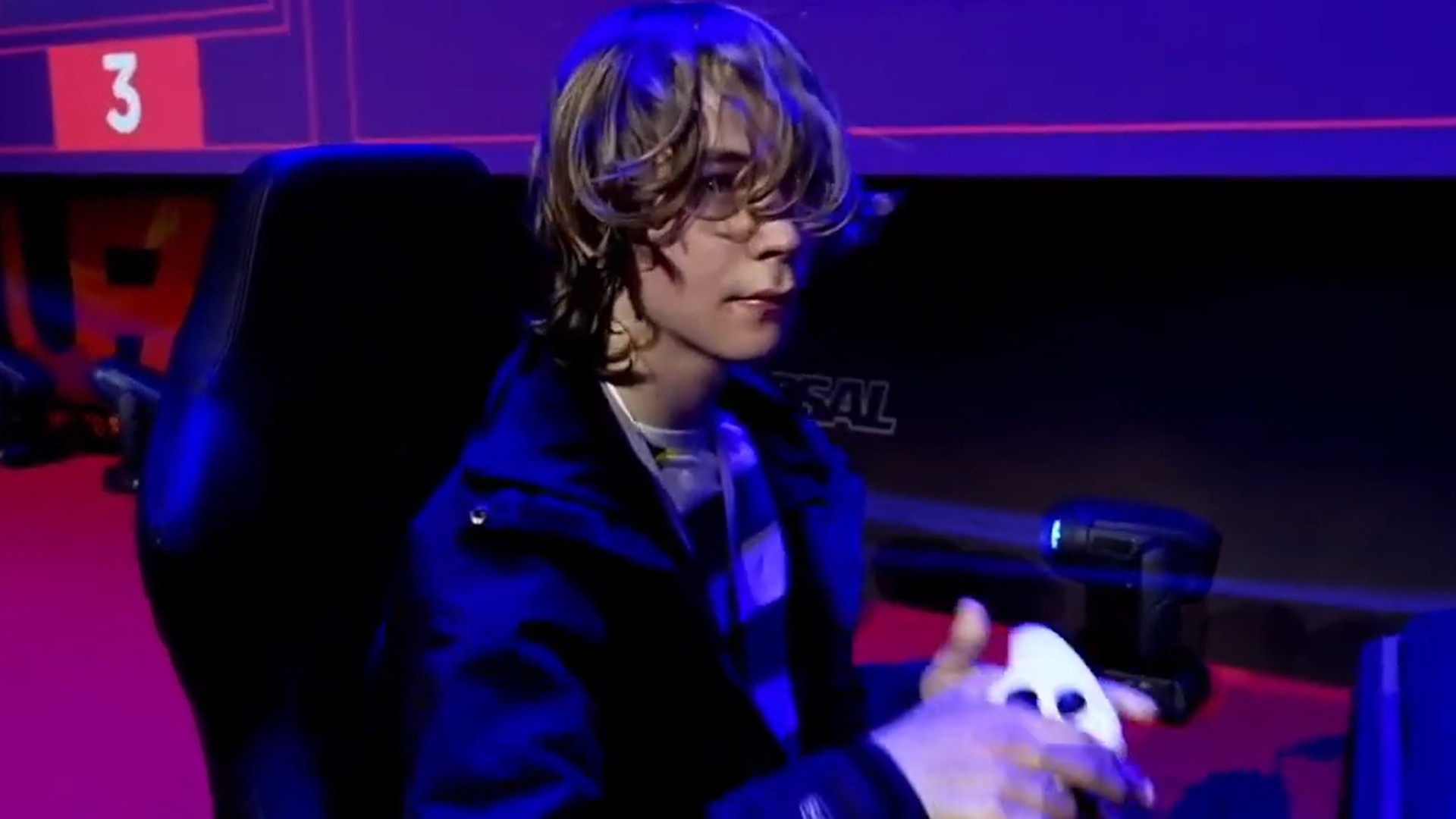 16-Jähriger gewinnt E-Sports-Turnier – Läuft dann einfach von der Bühne und alle lieben es