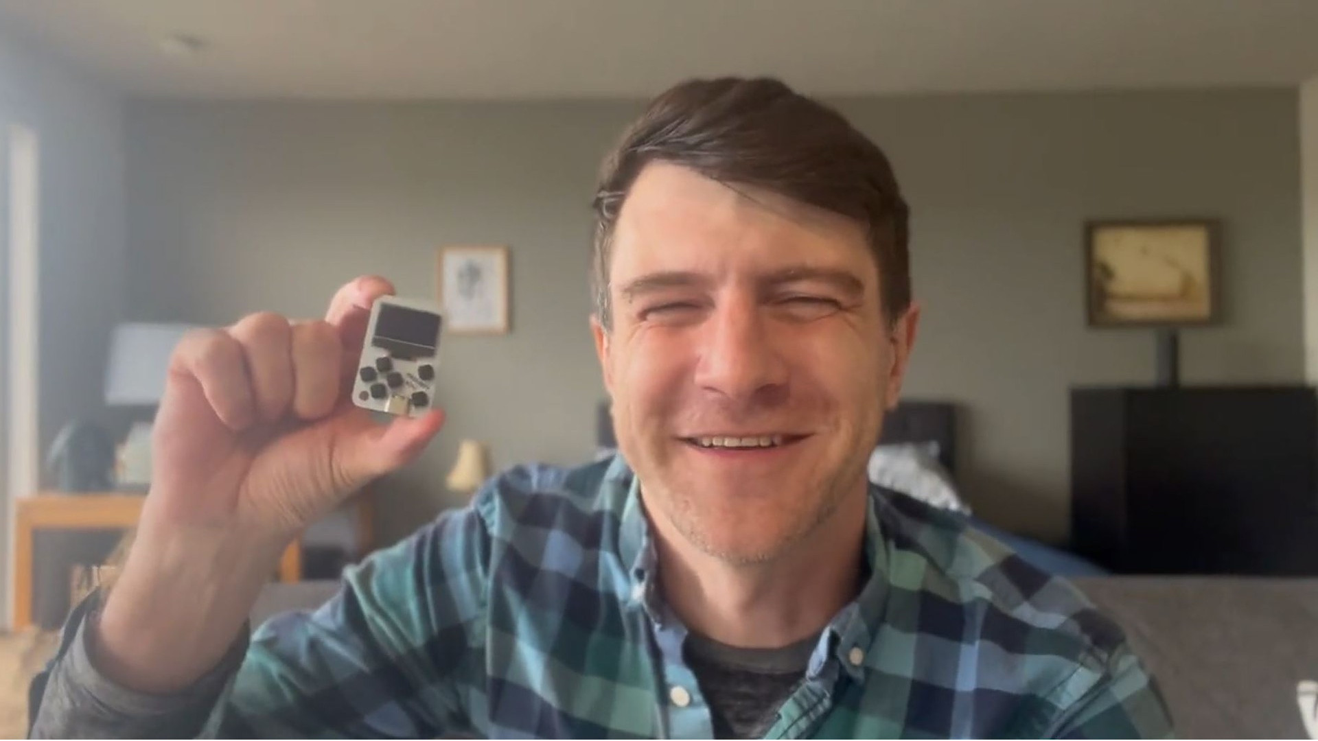 Neue Konsole kostet 28 €, ist so groß wie eine Streichholz-Schachtel, kommt mit 300 Spielen – Hit auf Kickstarter