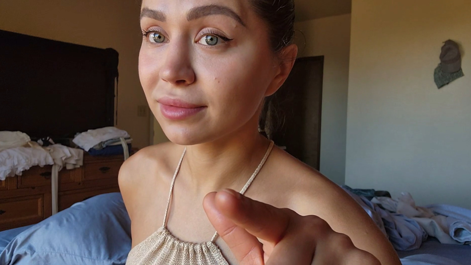 Twitch bannt 32-jährige Streamerin – Sie klagt: Wenn Männer-Nippel erlaubt sind, muss das auch für Frauen gelten