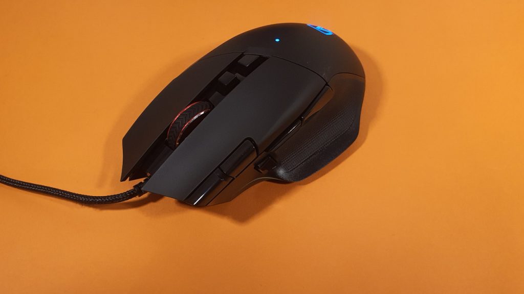 AOC AGM600 von schräg vorn