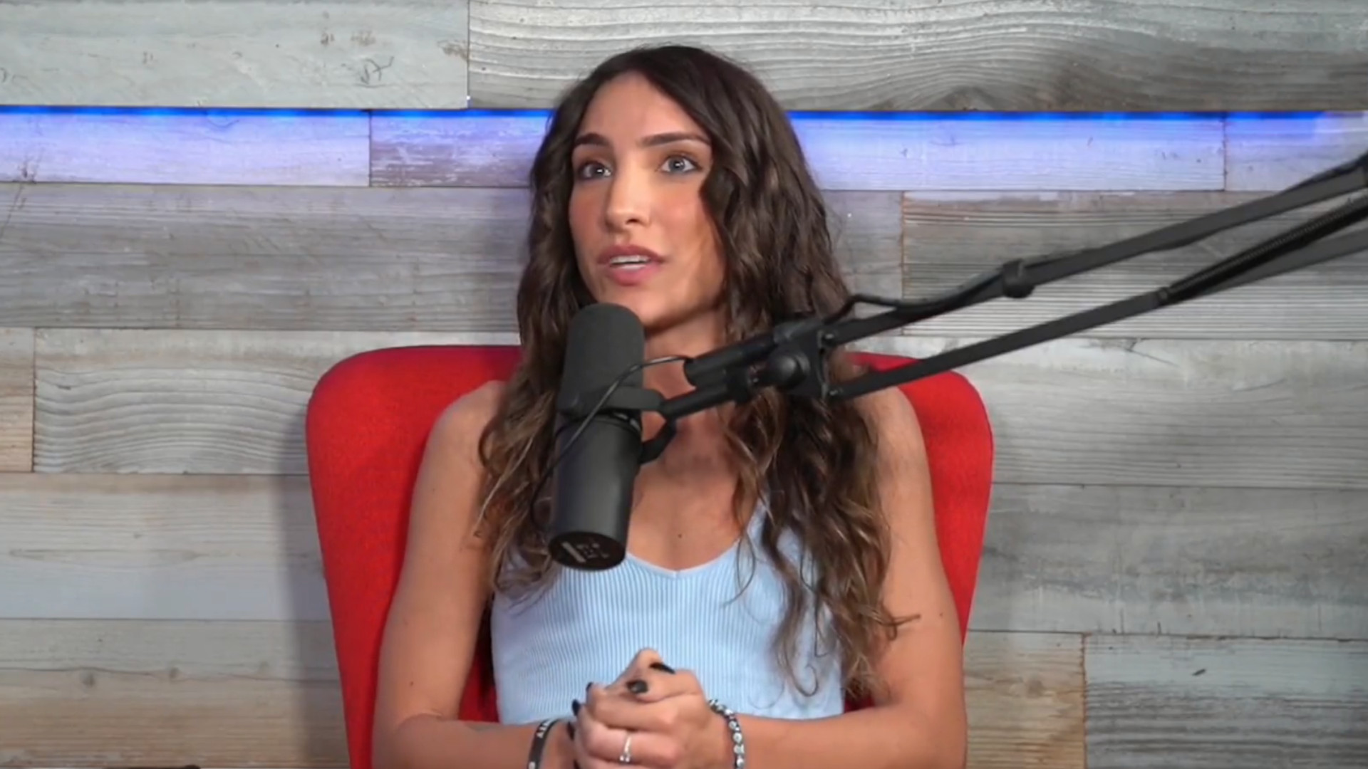 Twitch: 22-jährige Streamerin erreicht 1 Million Follower trotz Cheating-Vorwürfen – “Wollte schon aufgeben”