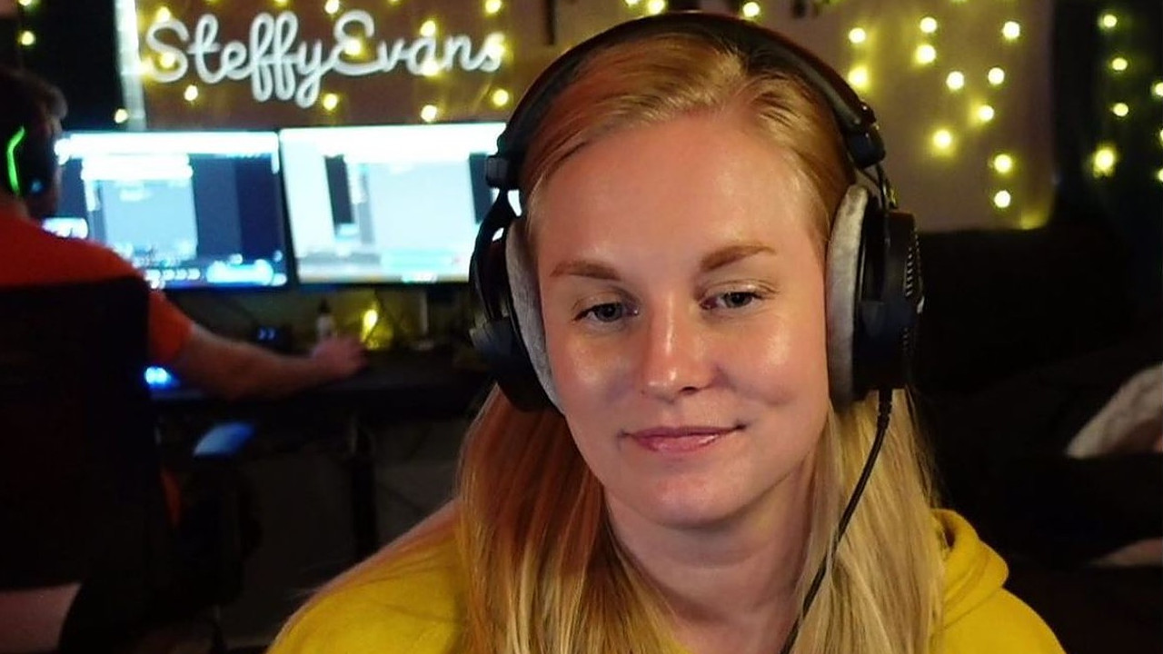 CoD MW 2: Twitch-Streamerin macht sexistischen Männern ein Sandwich, legt sie danach um