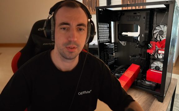 Scurrows mit leerem PC-Gehäuse