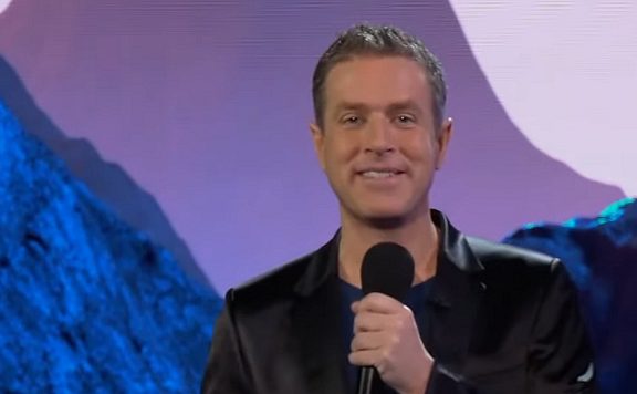 Summer Game Fest E3 Goeff Keighley grinst Titel