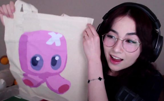 Titel Streamerin Kyedae Paket Riot Games