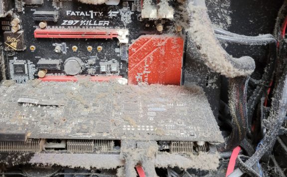 Titelbild verstaubter PC reddit