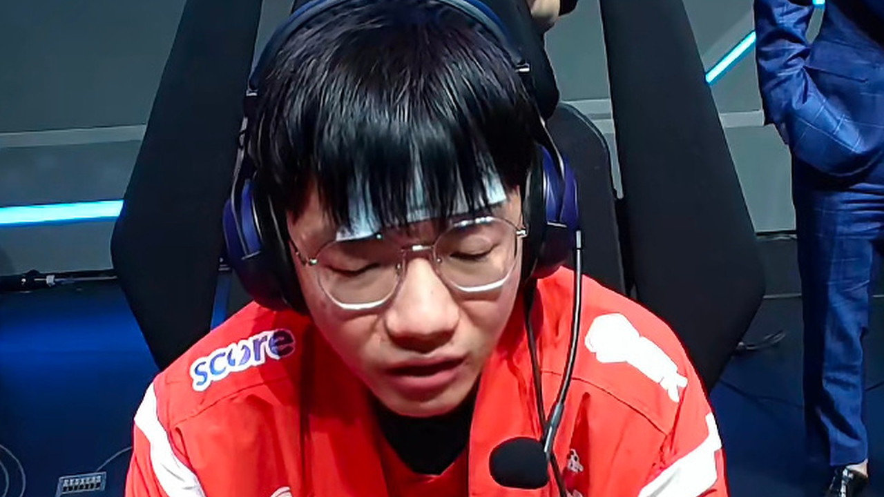 LoL: 21-Jähriger ist schwer krank, schleppt sich zu wichtigem Match – Hat ein Spiel, das er nie mehr vergisst