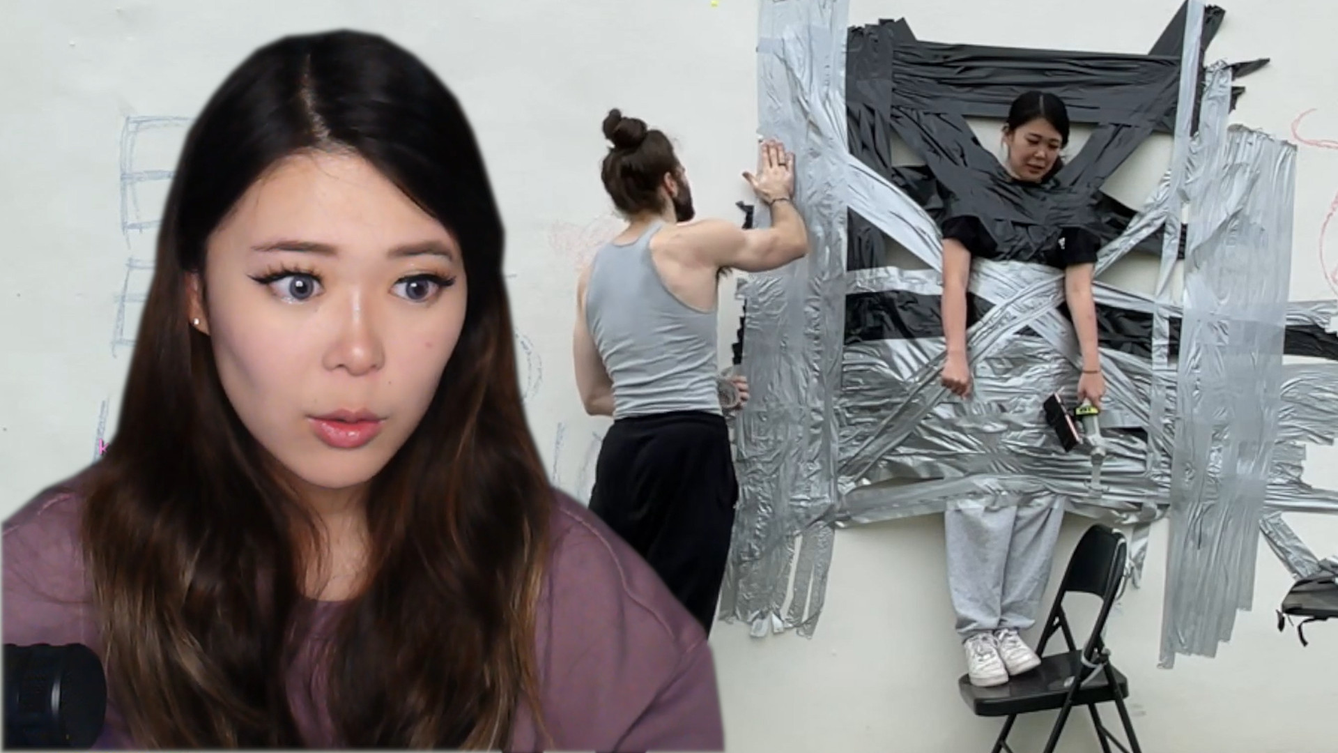 Twitch: Streamerin will 24 Stunden an einer Wand festgeklebt sein – Gibt nach 13 Stunden auf