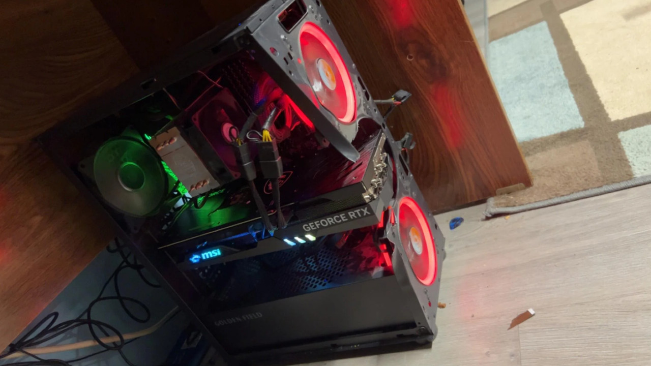 Gamer buys an Nvidia graphics card, but it’s too big – their “solution” is really terrible