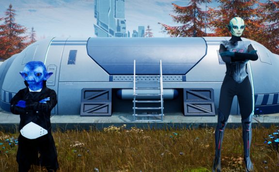 zwei Aliens stehen nebeneinander vor einer Art Raumschiff