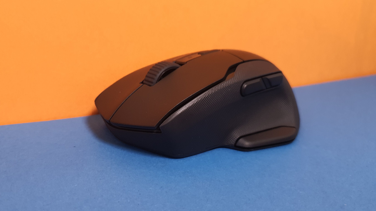 Roccats Kone Air bietet tolle Ergonomie mit 800 Stunden Akkulaufzeit – perfekt ist sie leider nicht