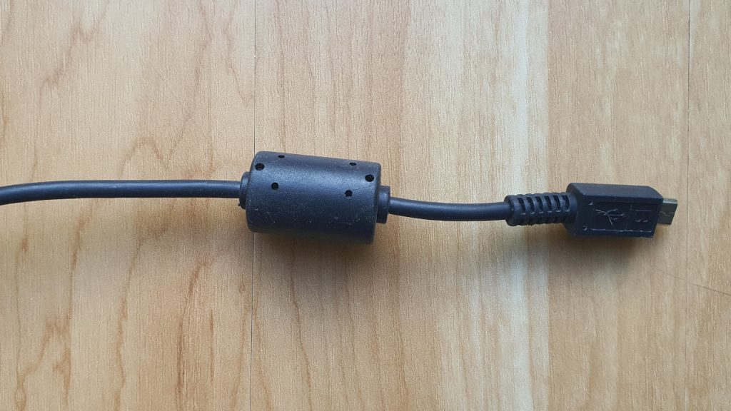 USB-Kabel mit Ferritzylinder