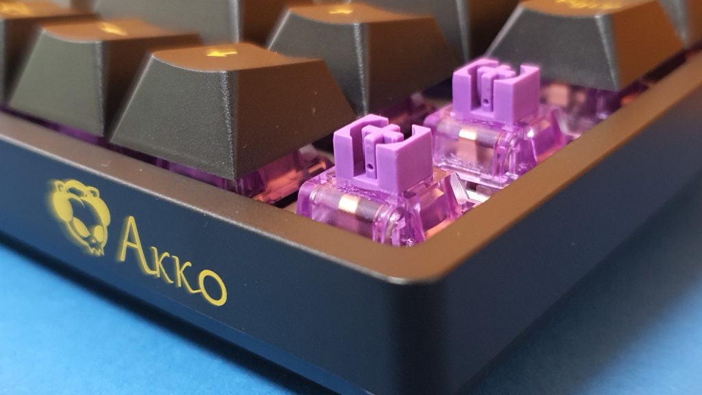 Akko 3068 B-Plus switch