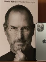 Steve Jobs überreichte seiner Sekretärin die Schlüssel zu seinem neuen Jaguar, damit sie nie wieder zu spät zur Arbeit kommt [MeinMMO Classic]