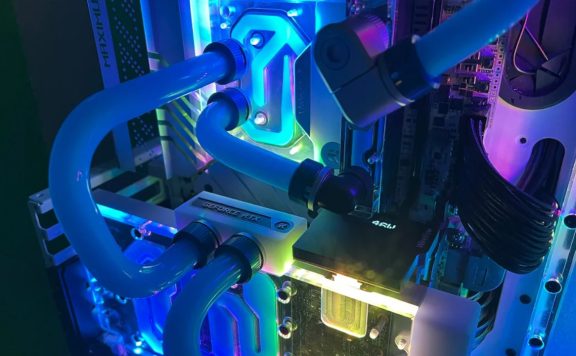 Titelbild Gamning-PC eiskalt gekühlt