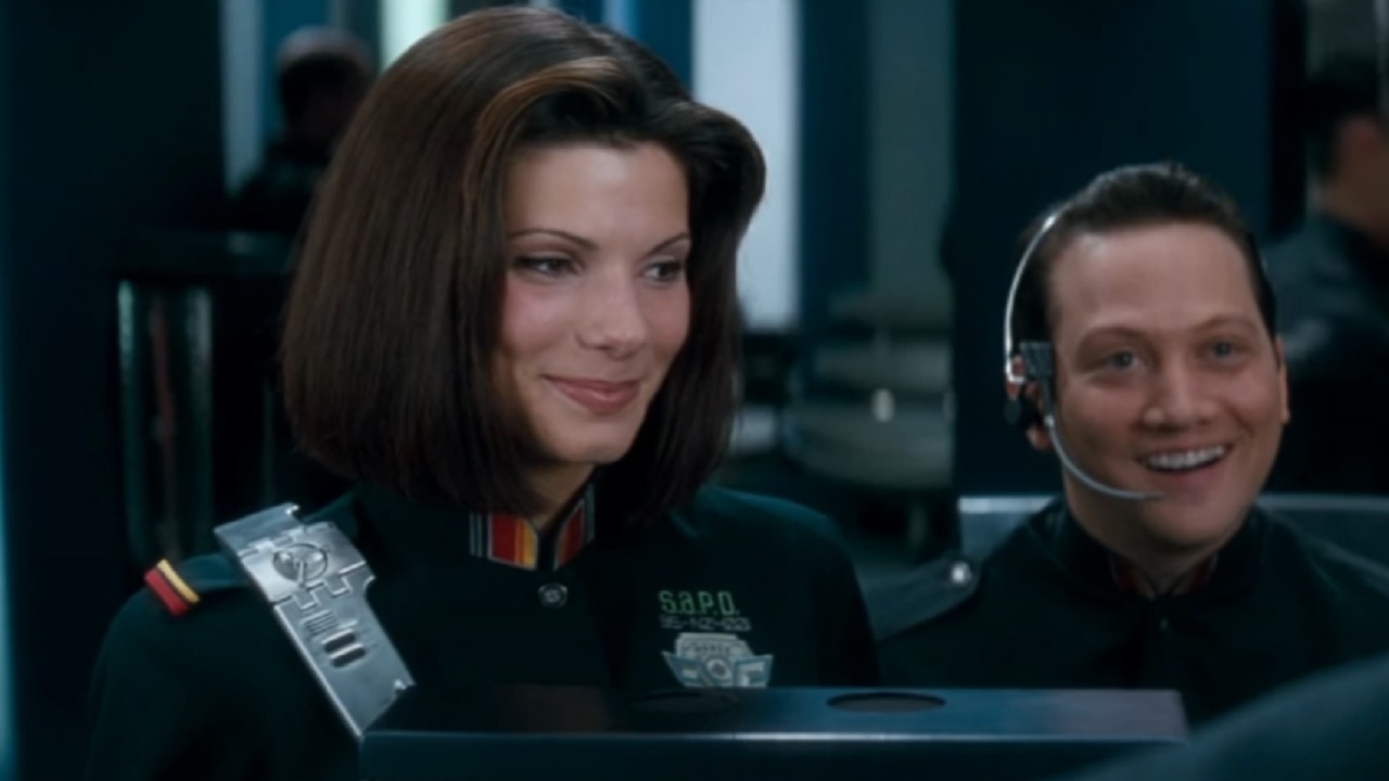 Demolition Man spielt in einer Zukunft, in der Klopapier durch 3 Muscheln ersetzt wurde – Autor verrät, was dahintersteckt