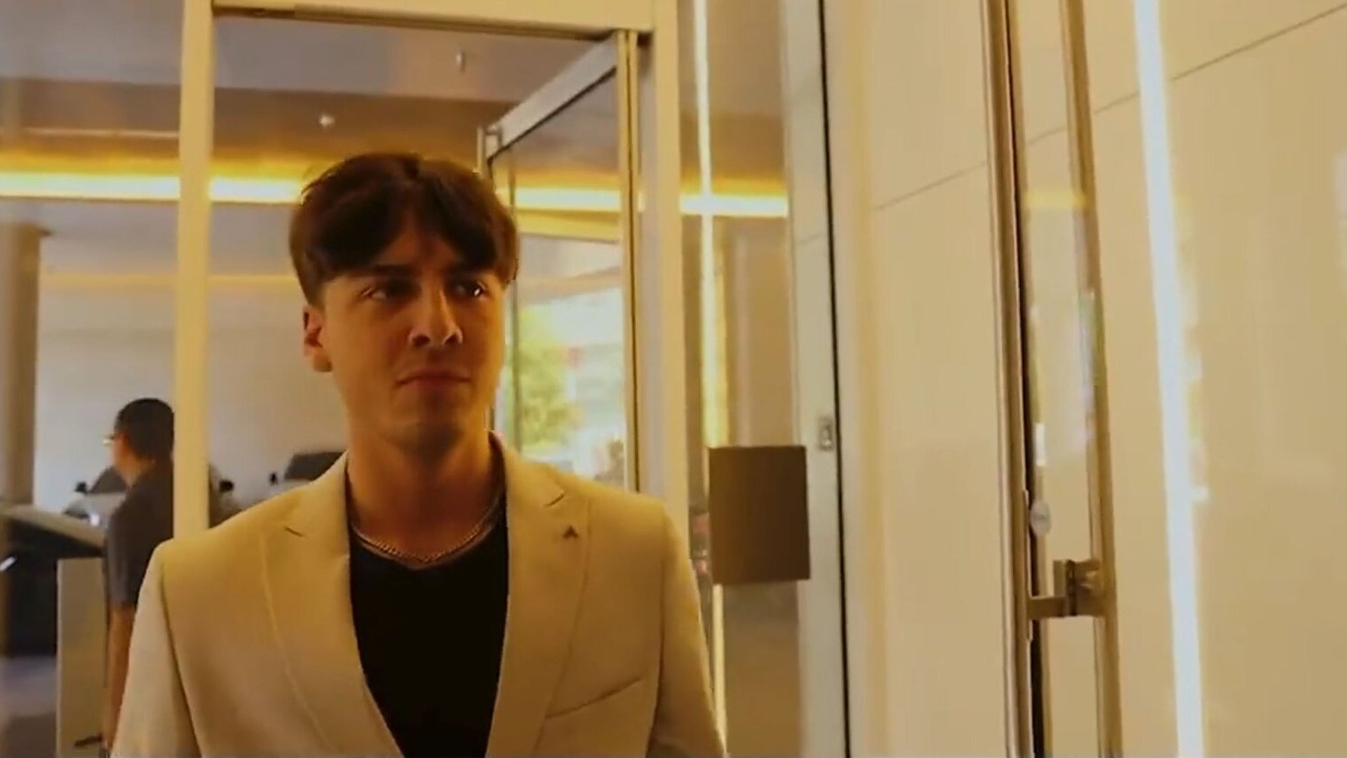 Fortnite: 19-Jähriger fliegt 6.500 Kilometer für 4 Mio-$-Turnier – Epic schmeißt ihn vorm Start raus und schiebt ihn ab