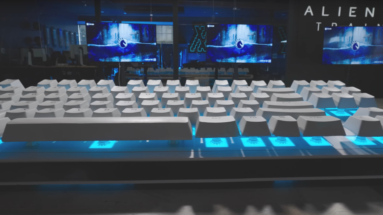 DOTA 2: One of the world’s best professional teams plays with a huge keyboard – Is 5 meters long and the space bar alone weighs 9 kilograms
