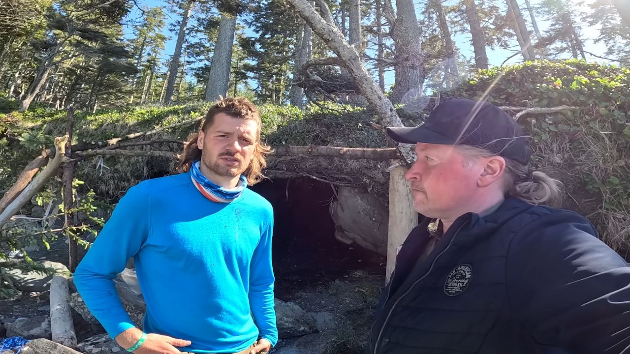 The fans of 7 vs. Wild are debating controversially about Joey Kelly and Jan Schlappen