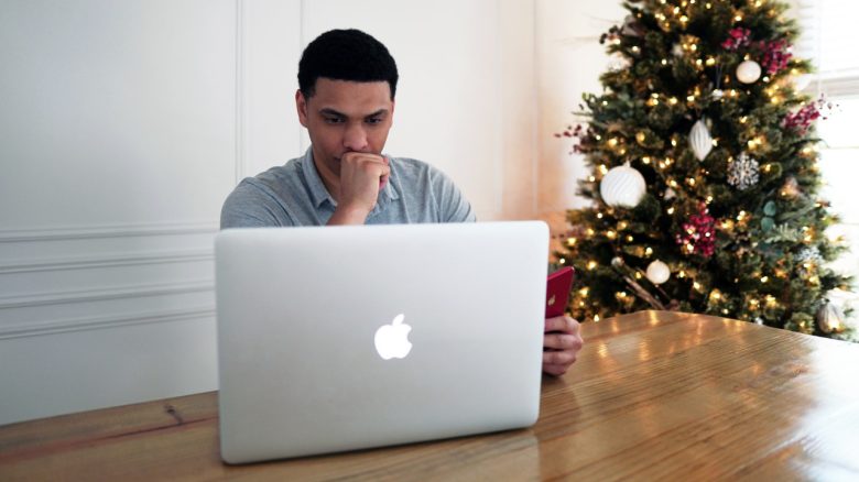 4 Tipps, wenn dich die Verwandtschaft an Weihnachten um IT-Support bittet – “Ich habe ein Problem mit dem Computer, magst du mal schauen?”