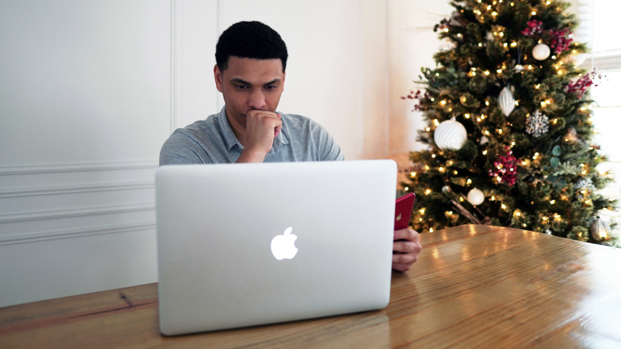 Do you have to provide IT support to the family at Christmas?  Then our four tips will help you against technology stress at the party