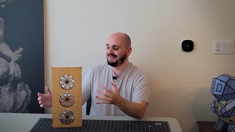 Bastler investiert Monate seines Lebens, verbindet Holzbearbeitung mit 3D-Druck: “Ich habe einen PC gebaut, aber er bewegt sich”